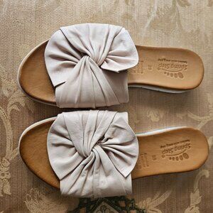 NWOT Lavona Slide Sandals by Spring Step